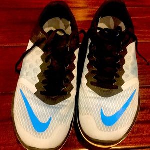 Nike fitsol running shoes.  Blue and black. Size 11 men.   Good condition.